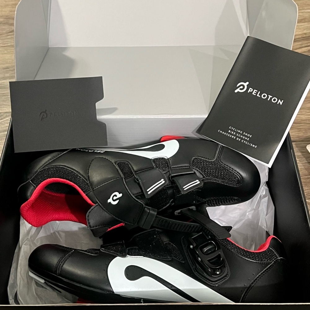 Womens Peloton cycling shoes size 9.5